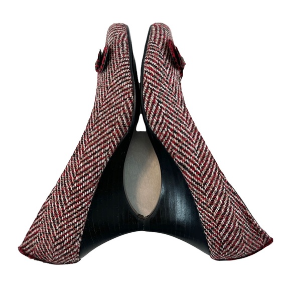 Naughty Monkey Red Nip Tuck Wedge Pump Size 6 - Picture 5 of 14